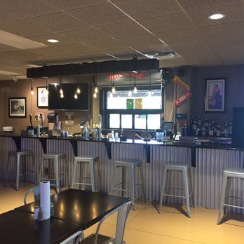 Sharons BBQ South - Small Bar with five beers on tap. - Barbeque Near Me - Abilene, Texas Sharons BBQ South - Small Bar with five beers on tap. - Barbeque Near Me - Abilene, Texas