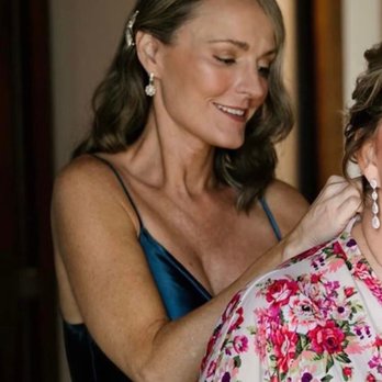 Golden Mobile Spray Tan - Weddings and tans go hand in hand - Tanning Near Me - Calgary, Alberta Golden Mobile Spray Tan - Weddings and tans go hand in hand - Tanning Near Me - Calgary, Alberta