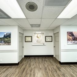 OC Center for Wound Healing And Foot Care - OC Center for Wound Healing and Foot Care Reception Room picture