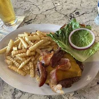 Bearfoot Tavern - Burger - Gastropubs Near Me - Macon, Georgia