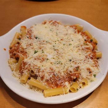 Olive Garden Italian Restaurant - Five cheese ziti al forno (lunch size) - Italian Near Me - Langley, British Columbia Olive Garden Italian Restaurant - Five cheese ziti al forno (lunch size) - Italian Near Me - Langley, British Columbia