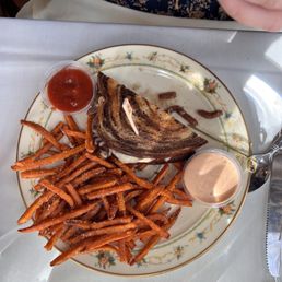 Sweet potato fries and patty melt Sweet potato fries and patty melt