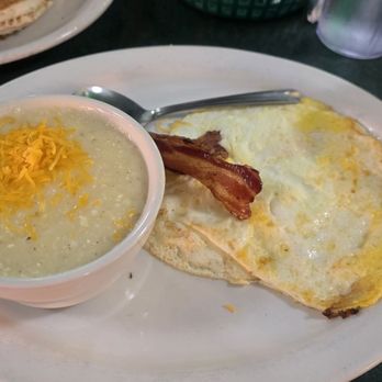 Metro Diner - Bissell breakfast with pancakes - Diners Near Me - Huntersville, North Carolina