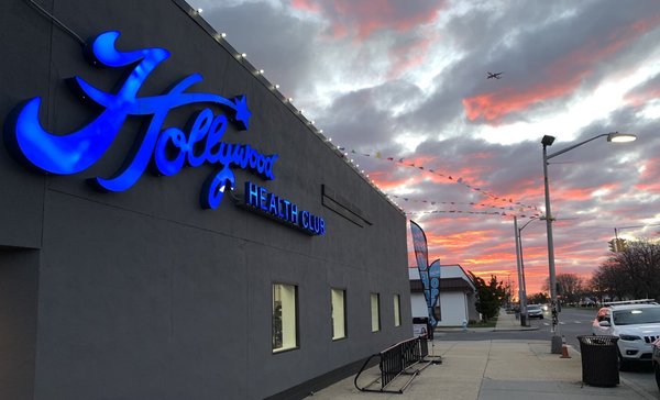 Hollywood Health Club by null