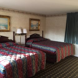 Pilgrim Motel - Roomy room and the beds soft