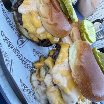 Rosemarie's Buns and Brews - Burgers Near Me - Encinitas, California Rosemarie's Buns and Brews - Burgers Near Me - Encinitas, California