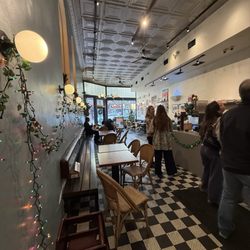 Roots Natural Kitchen - Inside