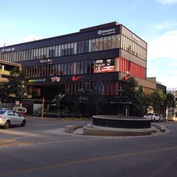 Plaza Parque - Tiene una tiendita de juguetes y otra de dulces, son mis favoritas.