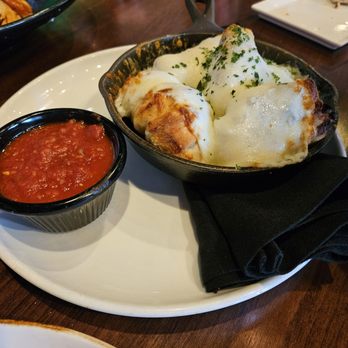 Sparrow Modern Italian - Garlic knotts - Bars Near Me - Edmond, Oklahoma