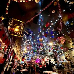 I just love that they decorated the entire ceiling