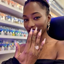 Bamboo Nails - Hana's Freestyle : shaping is on point ... get it . I'd book an appointment simply to make sure I'm not already in her seat if you walk-in.