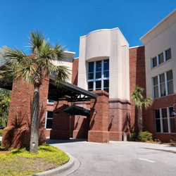 MUSC Health - Entrance to bldg
