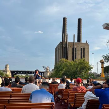 Shoreline Sightseeing - Architectural Tours Near Me - Chicago, Illinois