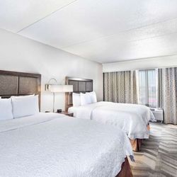 Hampton Inn & Suites Atlanta-Galleria - Guest room