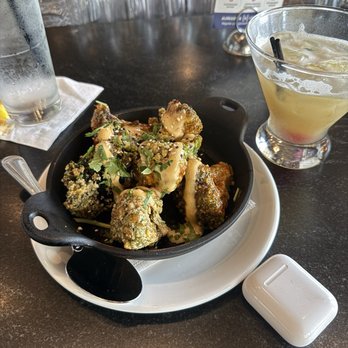 Burtons Grill & Bar - Appetizer bang bang broccoli - New American Near Me - Riverdale Park, Maryland