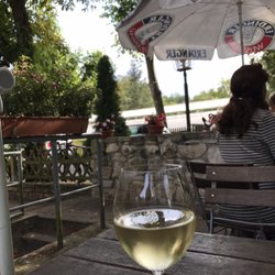 Restaurant zum Sacrower See & Rittersaal zu Sacrow - Idyllic outdoor seating on a balmy September afternoon.
