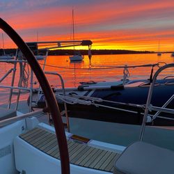Windward Sailing Charters - Oyster Bay is known for its breathtaking sunsets.