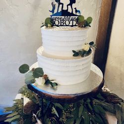 Publix Super Markets - Two tier wedding cake made in less than 24 hours