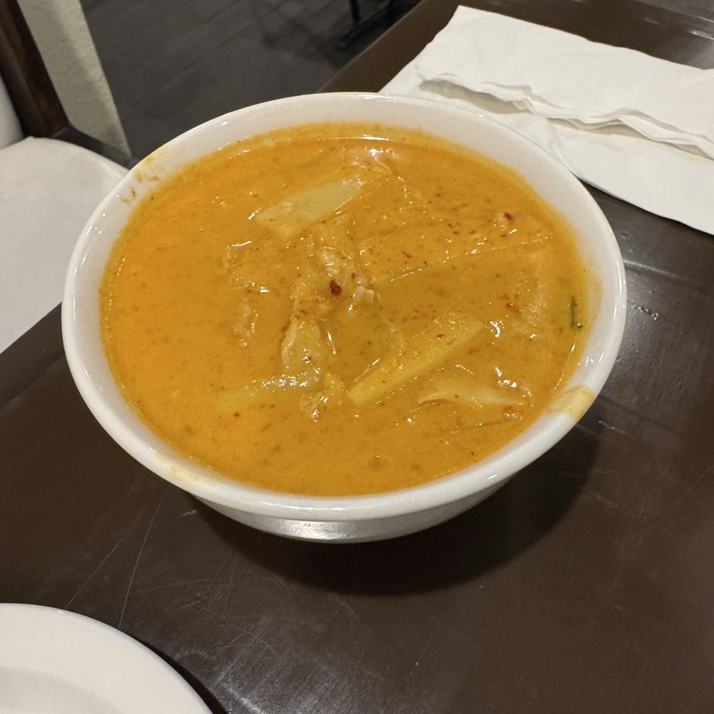 Lisu Thai Restaurant - 30. Chicken Curry - Thai Near Me - Bixby, Oklahoma Lisu Thai Restaurant - 30. Chicken Curry - Thai Near Me - Bixby, Oklahoma