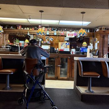 My Father's Place - Restaurant bar seating - Dive Bars Near Me - Portland, Oregon My Father's Place - Restaurant bar seating - Dive Bars Near Me - Portland, Oregon