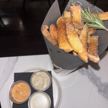 Dana's - Tallow fries - Cocktail Bars Near Me - Fort Wayne, Indiana
