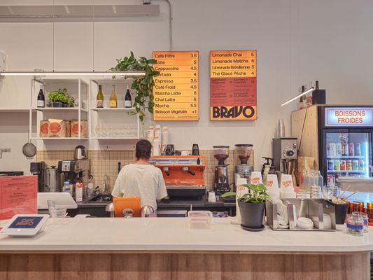 Café Bravo by null