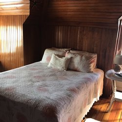 Queen size bed with view on 3rd floor