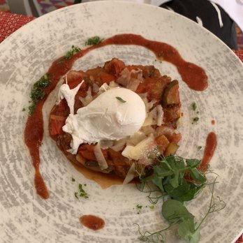 Auberge Saint-Antoine - Ratatouille for breakfast - Hotels Near Me - Quebec City, Quebec