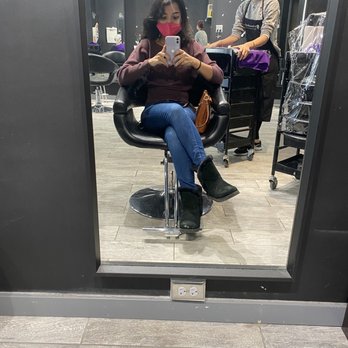 Kami Salon - Salon interior during COVID. Social distancing strictly adhered with employees wearing masks at all times - Hair Salons Near Me - Evanston, Illinois