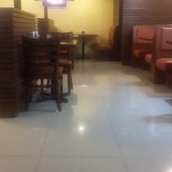 Mar-Haba - El área de adentro del restaurante por si buscas un poco más de iluminación