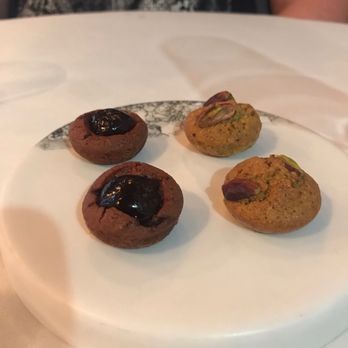 L'Agapé - Chocolate/black cherry and pistachio mini muffins - French Near Me - Paris, 75