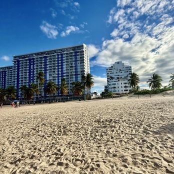 Playa Isla Verde - Beaches Near Me - Carolina, Puerto Rico