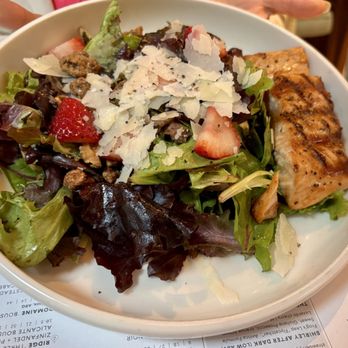 Sixty Vines - Las Olas - Salad with grilled salmon - Wine Bars Near Me - Fort Lauderdale, Florida Sixty Vines - Las Olas - Salad with grilled salmon - Wine Bars Near Me - Fort Lauderdale, Florida
