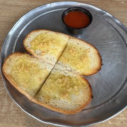 Carlisle's Pizza Tavern - Garlic bread