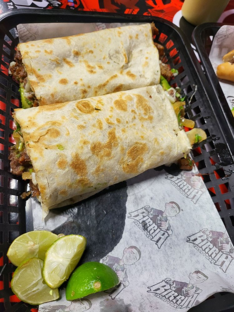 Mr Birria Tacos y Mas Logo