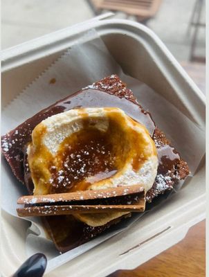 Dolly's Coffee Shop by null