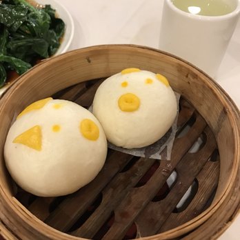 Royal Queen Restaurant - Cream buns shaped like little piggies - Dim Sum Near Me - Flushing, New York