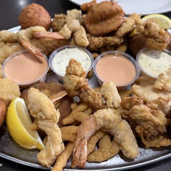 Schooner's Seafood House - Captain's Platter For 2. Includes 2 coleslaws plus 4 individual sides. Enough for 3 people, possibly 4. - Seafood Near Me - Saint Augustine, Florida