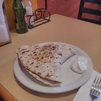 El Sombrero - Chicken Quesadilla (solid choice) - Mexican Near Me - Mississauga, Ontario El Sombrero - Chicken Quesadilla (solid choice) - Mexican Near Me - Mississauga, Ontario