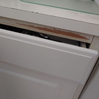 Briarcliff Village - Kitchen cabinets - Apartments Near Me - Commerce Township, Michigan