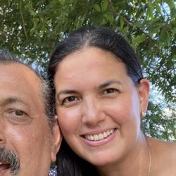 Funtastic Party Place - Grocera esta señora con los invitados y mucho mas con los niños!