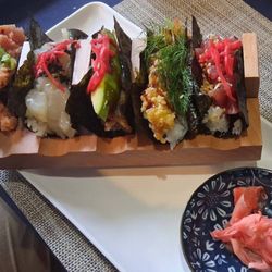 Sea Cliff Sushi - Beautiful presentation and sushi!