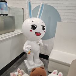 New bunny replaced the one on the swing...