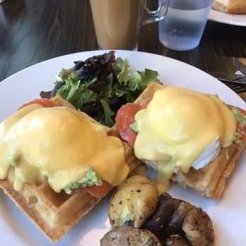 Le Petit Belge - Salmon Benny - Breakfast & Brunch Near Me - Vancouver, British Columbia