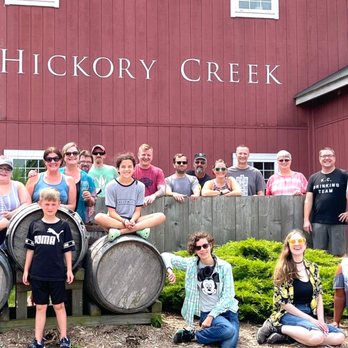Hickory Creek Winery - Wineries Near Me - Buchanan, Michigan