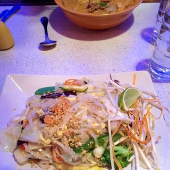 Bamboo Thai Restaurant - Pad thai - Thai Near Me - Brighton, Massachusetts Bamboo Thai Restaurant - Pad thai - Thai Near Me - Brighton, Massachusetts