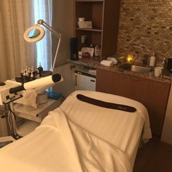 Facial room