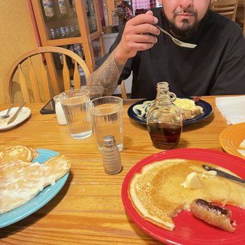 Renaissance Caf - Breakfast & Brunch Near Me - Leavenworth, Washington Renaissance Caf - Breakfast & Brunch Near Me - Leavenworth, Washington