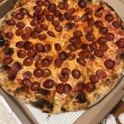 Bub And Grandma's Pizza - Full pie