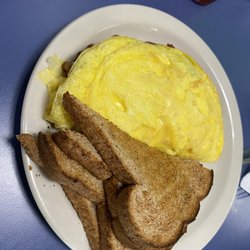 Harbor View Cafe - Omelette with toast